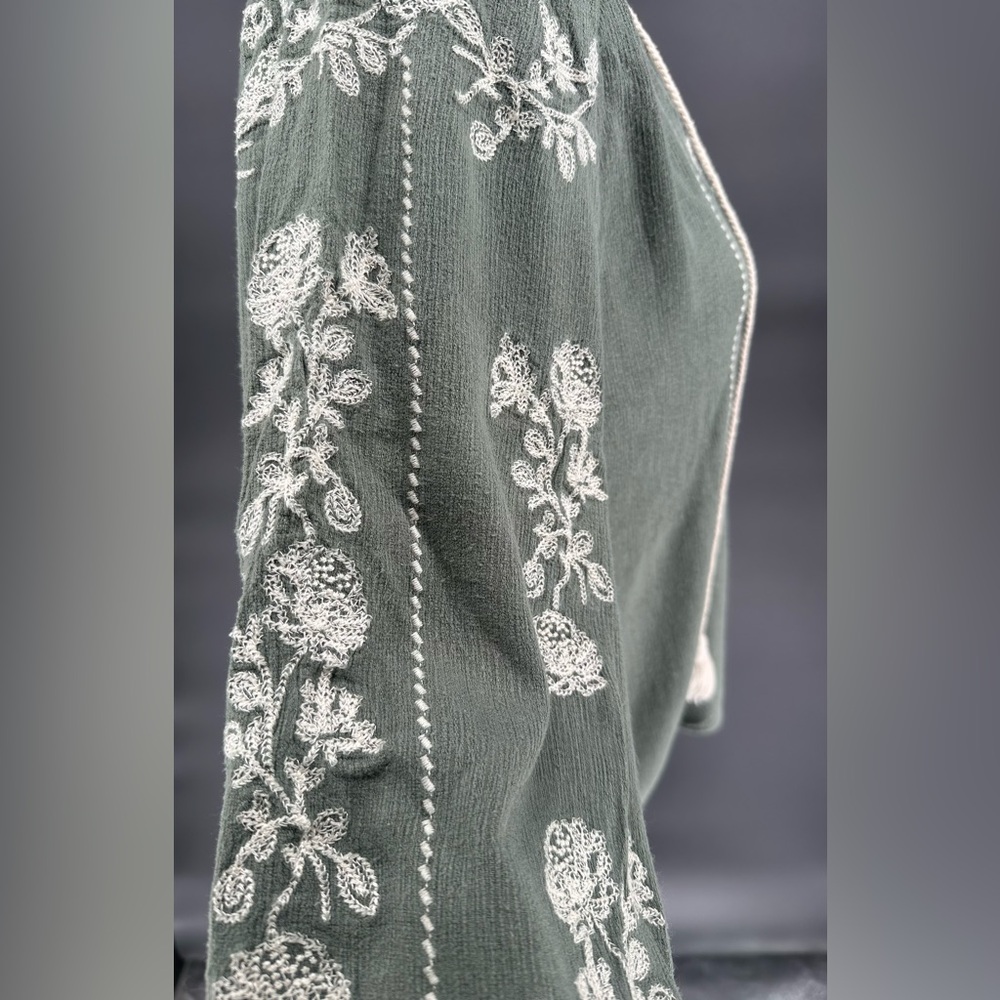 Miss Me Embroidered Green Blouse Size S - Picture 3 of 11